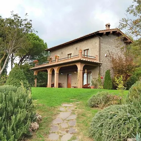 Immersa Nella Valle Di *